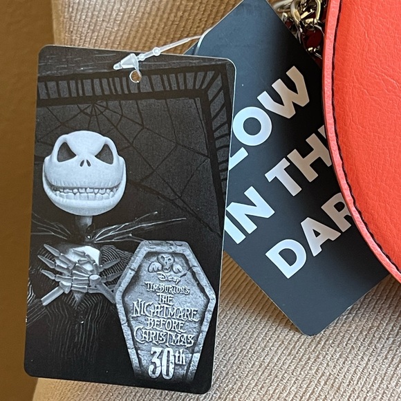 NEW Nightmare Before Christmas Jack Pumpkin Split Glow-In-The-Dark Crossbody Bag - Picture 4 of 10